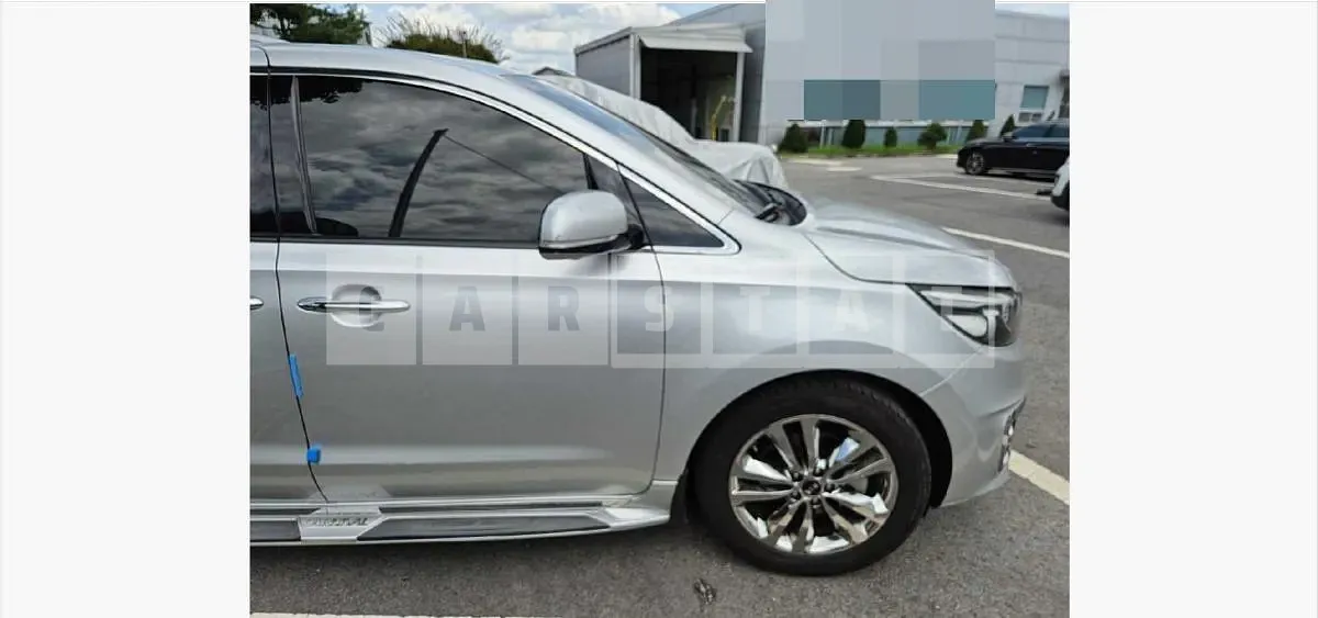 Photo 2 of 35: 2015 Kia Carnivals — Korean insurance auction