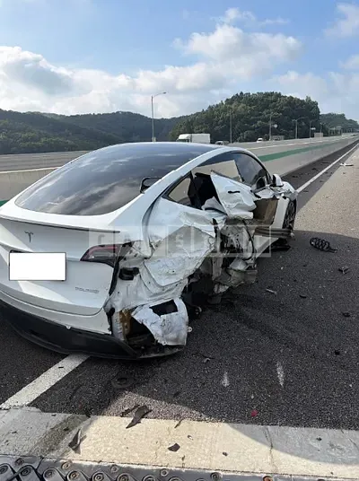 Photo 1 of 6: 2023 Tesla Model Y Performance — Korean insurance auction