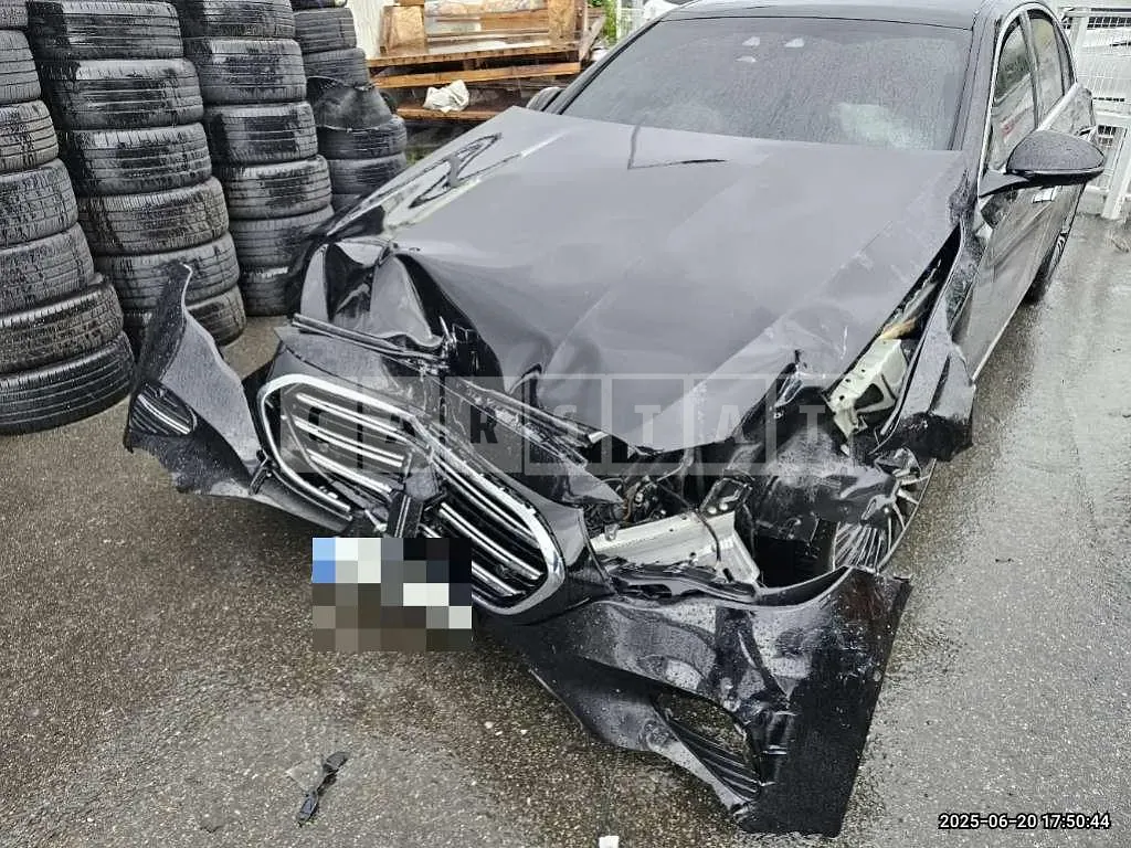 Photo 2 of 17: 2024 Mercedes-Benz E450 4Matic — Korean insurance auction
