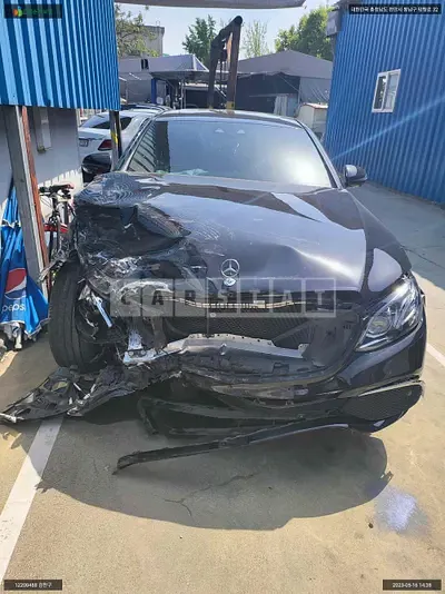 Photo 1 of 13: 2018 Mercedes-Benz E300, VIN WDDZF4JB6JA403334 — Korean insurance auction