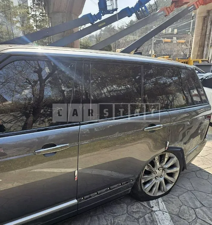 Photo 2 of 30: 2017 Land Rover Range Rover 4.4d, VIN SALGA2FJ5HA333171 — Korean insurance auction