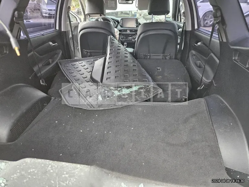 Photo 2 of 13: 2018 Hyundai Santa Fe TM 2.0 — Korean insurance auction