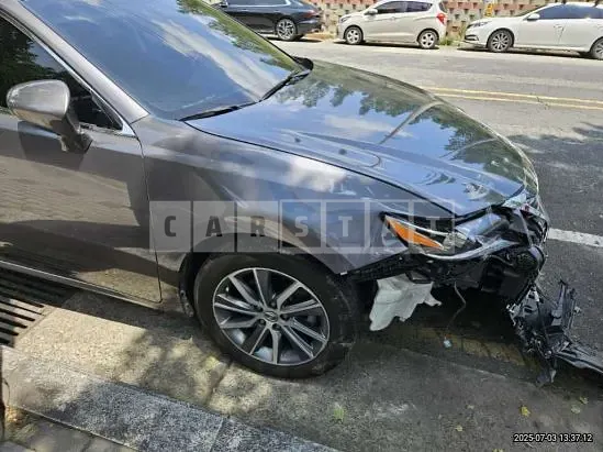 Photo 2 of 44: 2018 Lexus ES300h — Korean insurance auction