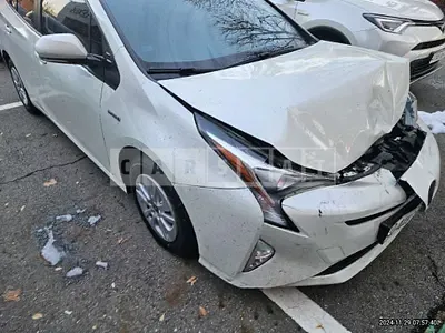 Photo 1 of 13: 2018 Toyota Prius — Korean insurance auction