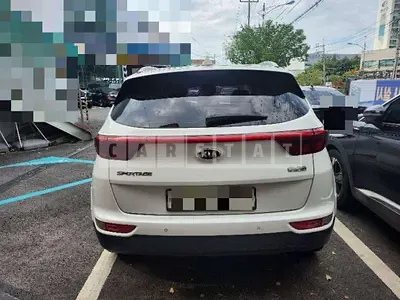 Photo 1 of 17: 2016 Kia Sportage — Korean insurance auction