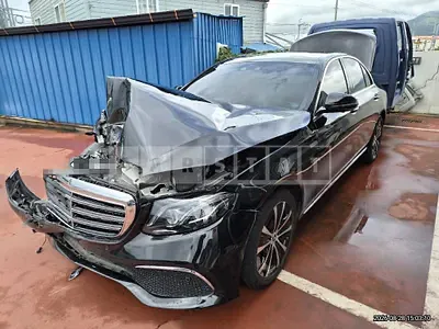 Photo 1 of 11: 2019 Mercedes-Benz E 300 e — Korean insurance auction