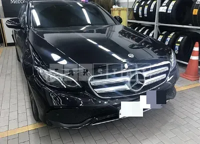 Photo 1 of 22: 2019 Mercedes-Benz E300, VIN WDDZF4JB9KA686670 — Korean insurance auction