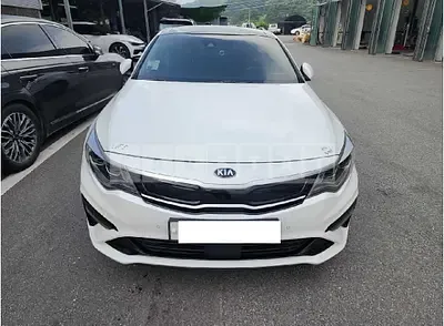 Photo 1 of 16: 2019 Kia K5 — Korean insurance auction