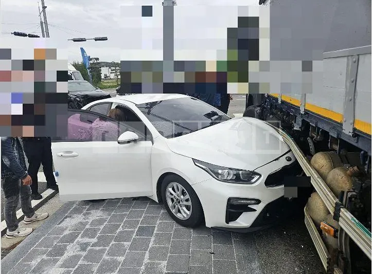 Photo 2 of 11: 2020 Kia Cz — Korean insurance auction