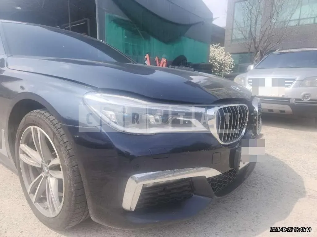 Photo 2 of 9: 2017 BMW 740Li xDrive — Korean insurance auction