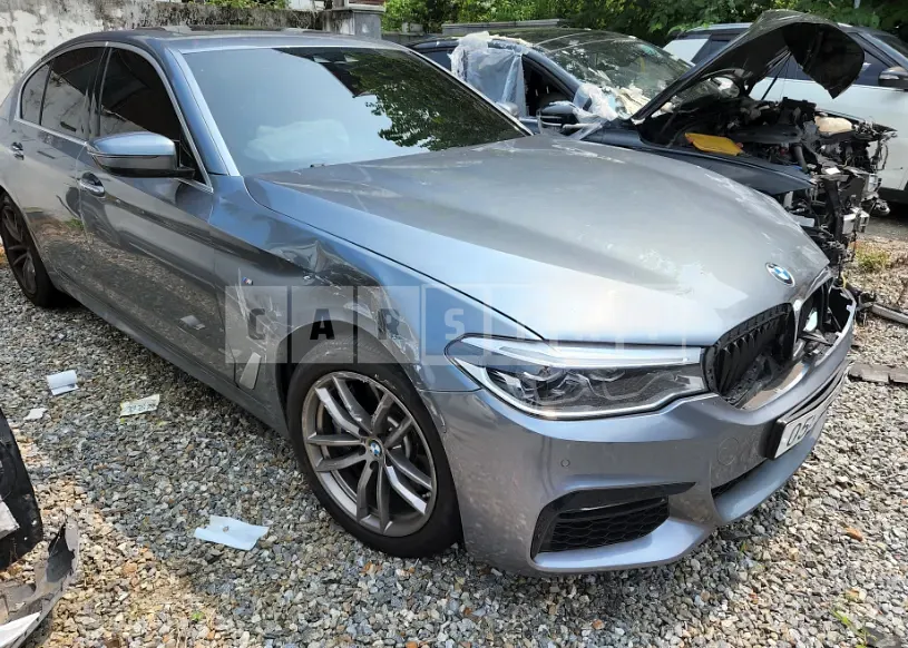 Photo 2 of 8: 2018 BMW 530i — Korean insurance auction