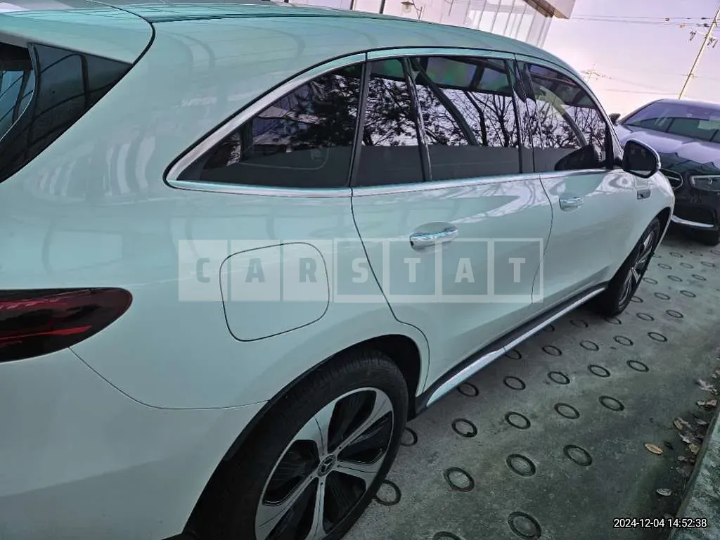 Photo 2 of 38: 2020 Mercedes-Benz EQC 400 4Matic, VIN W1K8P9AB9LF010651 — Korean insurance auction