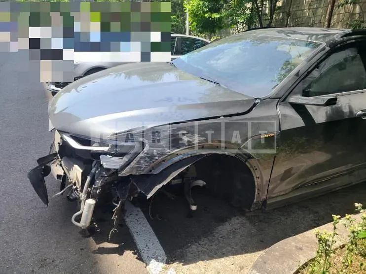 Photo 2 of 18: 2023 Audi Etron S — Korean insurance auction