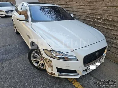 Photo 1 of 19: 2017 Jaguar XF 20d — Korean insurance auction