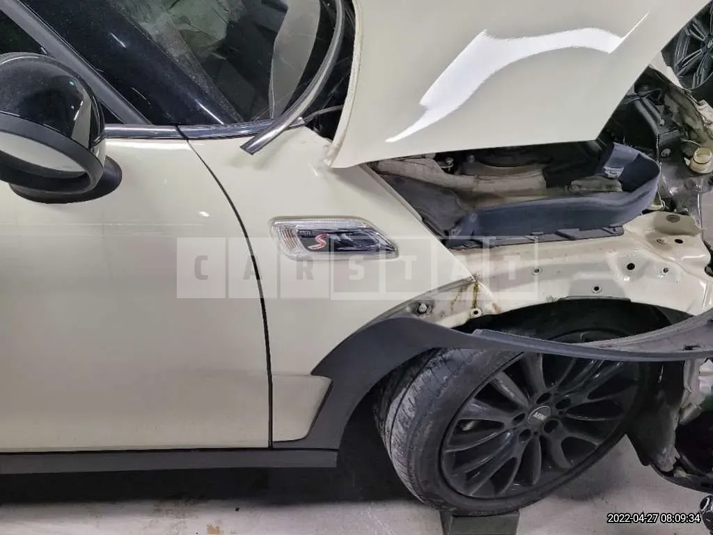Photo 2 of 22: 2019 MINI Cooper S Clubman, VIN WMWLN9102K2H40352 — Korean insurance auction