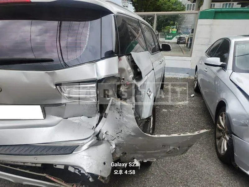 Photo 2 of 17: 2015 Kia Carnival, VIN KNAMC81ABFS075061 — Korean insurance auction