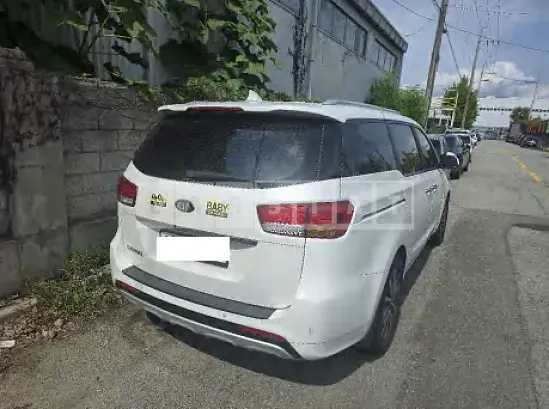 Photo 2 of 7: 2015 Kia Carnival, VIN KNAMB81ABFS057490 — Korean insurance auction