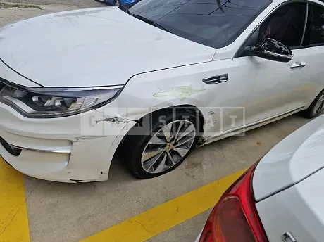 Photo 2 of 12: 2018 Kia K5 — Korean insurance auction