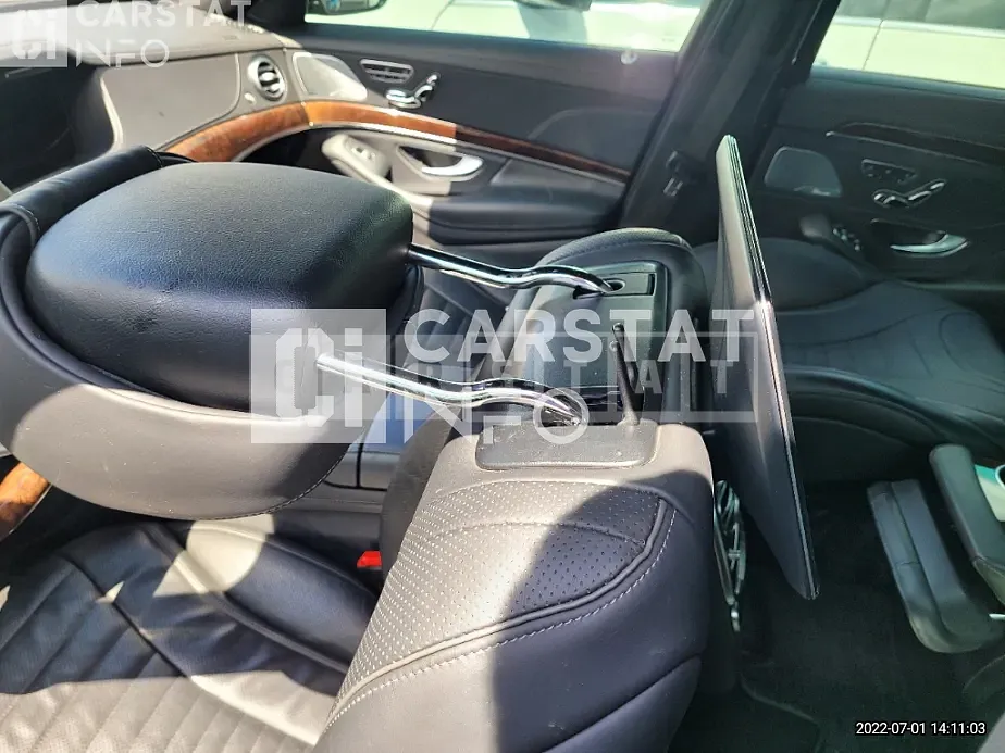 Photo 2 of 29: 2018 Mercedes-Benz Subsequent S560 4Matic L, VIN WDDUG8GB0JA395379 — Korean insurance auction