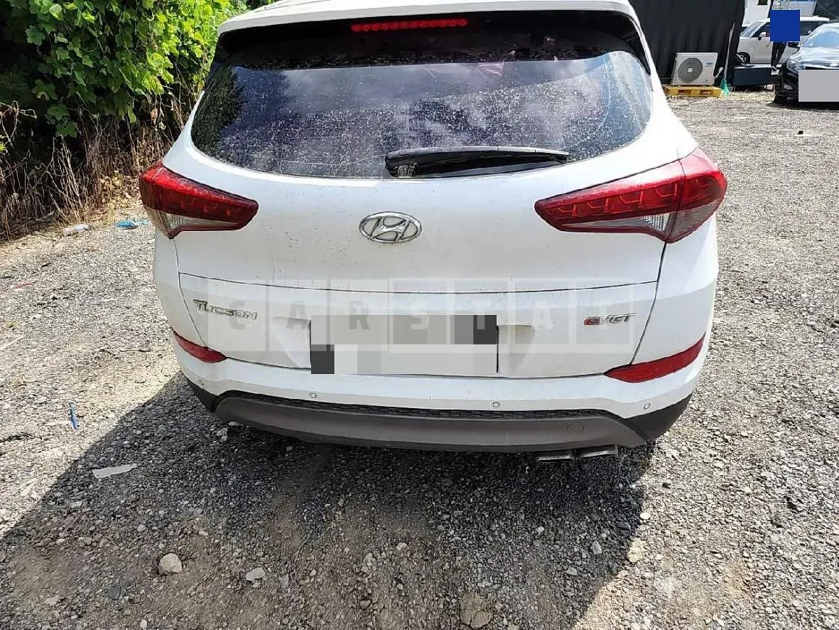 Photo 2 of 11: 2015 Hyundai Tucson TL, VIN KMHJ381ABGU014860 — Korean insurance auction