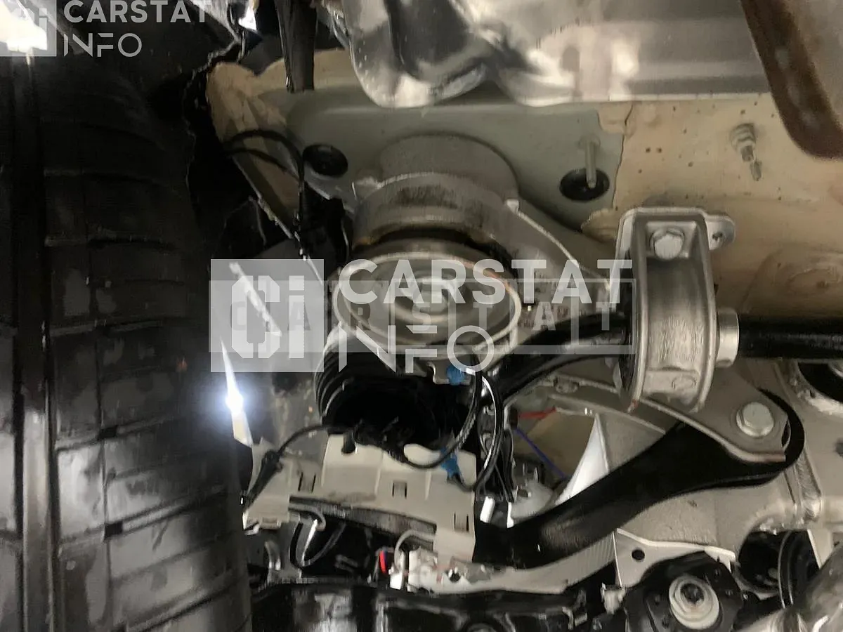 Photo 2 of 12: 2021 BMW X5 xDrive30d, VIN WBAJU8101N9J29757 — Korean insurance auction