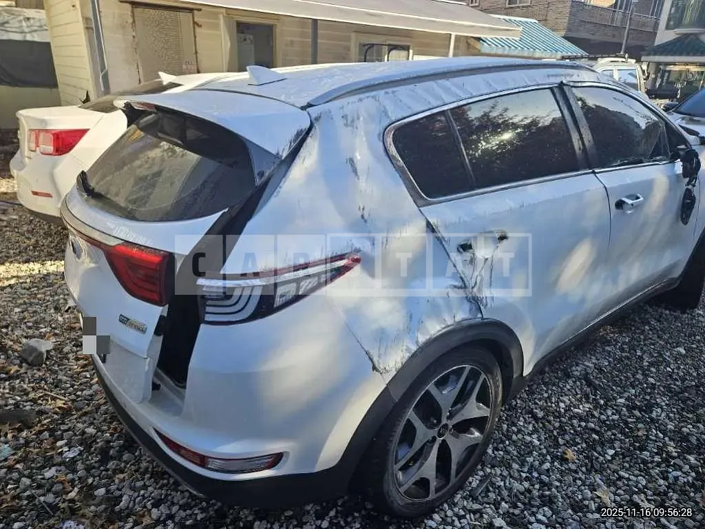 Photo 2 of 18: 2018 Kia Sportage — Korean insurance auction