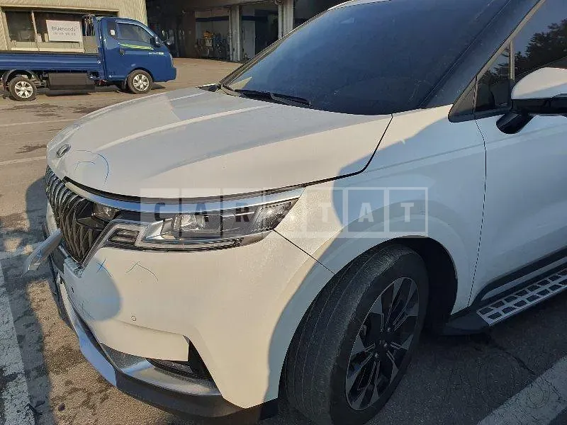Photo 2 of 22: 2021 Kia Carnival, VIN KNANE81BBMS092394 — Korean insurance auction