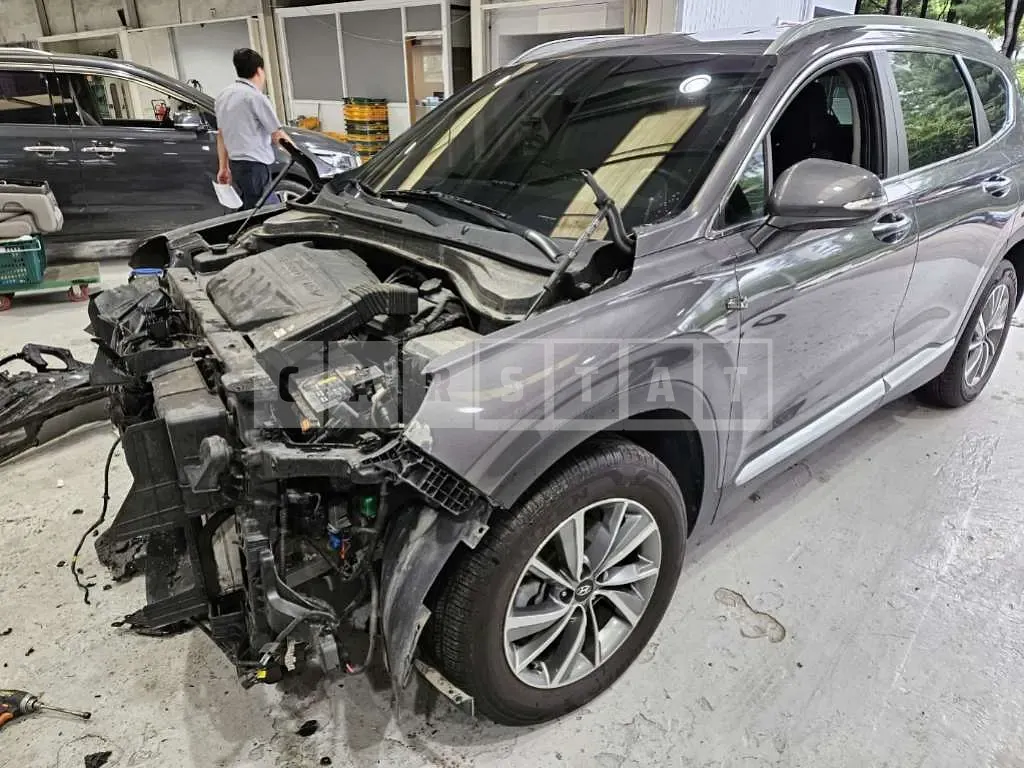 Photo 2 of 49: 2020 Hyundai Santa Fe, VIN KMHS281CDLU215418 — Korean insurance auction