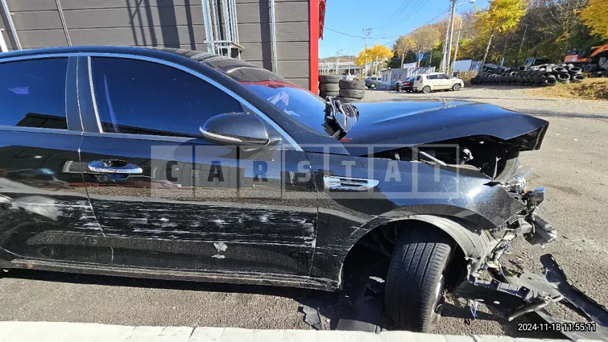 Photo 2 of 32: 2017 Kia K5 1.7 — Korean insurance auction