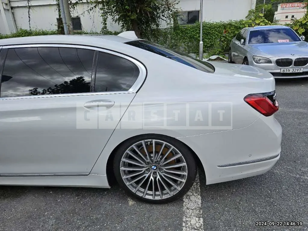 Photo 2 of 26: 2021 BMW 740Li xDrive — Korean insurance auction