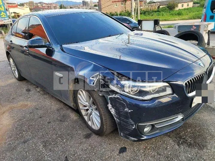 Photo 2 of 62: 2016 BMW 528i xDrive, VIN WBA5A7102GG298415 — Korean insurance auction