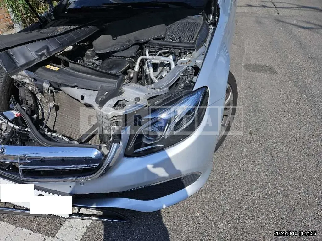 Photo 2 of 20: 2020 Mercedes-Benz E220d 4Matic — Korean insurance auction