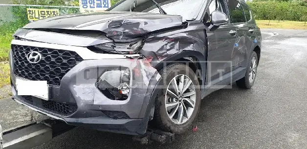 Photo 2 of 9: 2019 Hyundai Santa Fe, VIN KMHS281CBKU066792 — Korean insurance auction