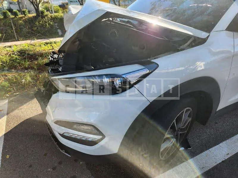 Photo 2 of 9: 2017 Hyundai Tucson, VIN KMHJ381ABJU611016 — Korean insurance auction