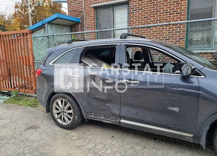 Photo 2 of 6: 2014 Kia Sorento 2.0 — Korean insurance auction