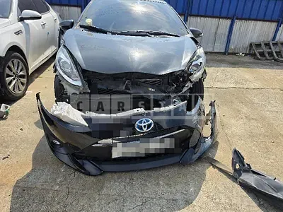 Photo 1 of 14: 2018 Toyota Prius C — Korean insurance auction