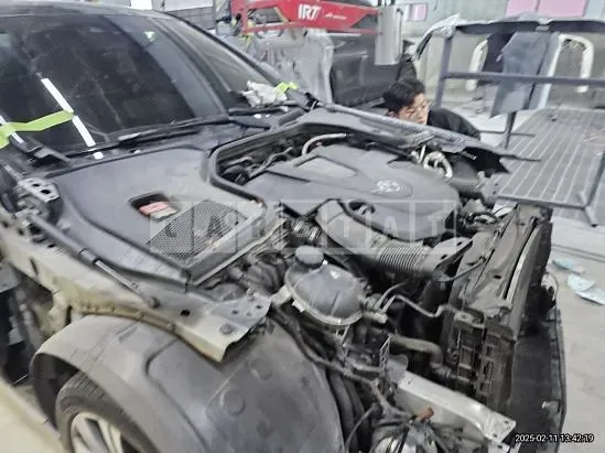 Photo 2 of 25: 2017 Mercedes-Benz E 400 4MAIC — Korean insurance auction