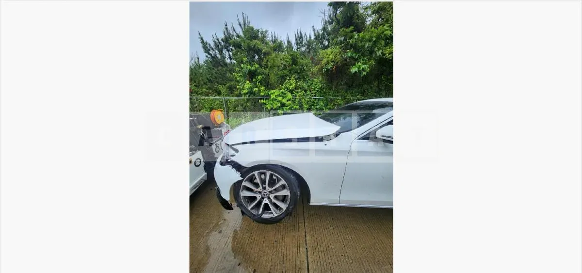 Photo 2 of 62: 2018 Mercedes-Benz E300 — Korean insurance auction