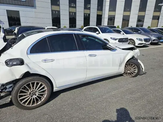 Photo 2 of 13: 2023 Mercedes-Benz E250, VIN W1KZF4FB6PB140919 — Korean insurance auction