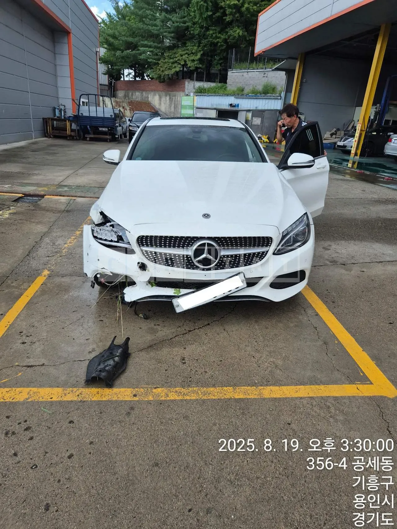 Photo 2 of 10: 2018 Mercedes-Benz C200 d, VIN WDDWF3HB4JR367504 — Korean insurance auction