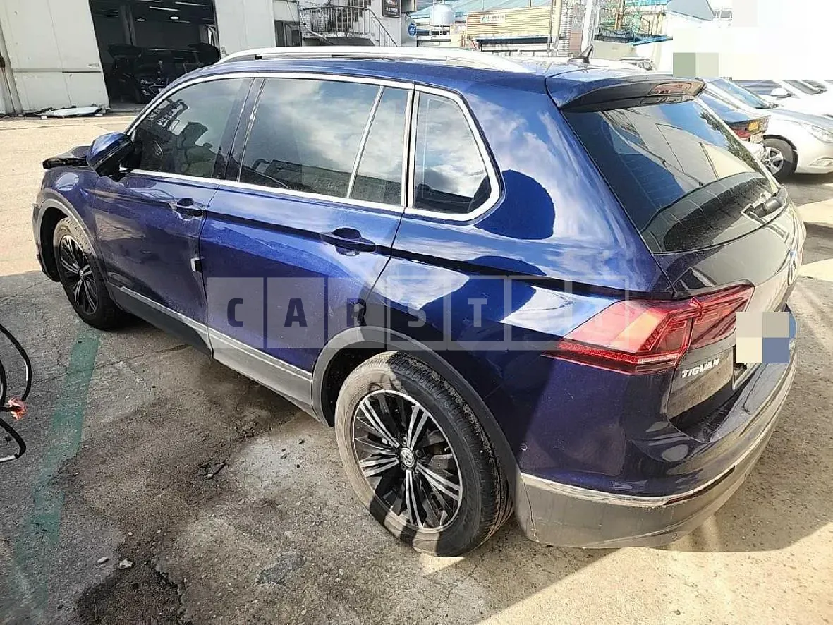 Photo 2 of 13: 2018 Volkswagen Tiguan 2.0 TDI, VIN WVGZZZ5NZJW924918 — Korean insurance auction