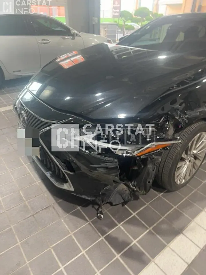 Photo 2 of 25: 2018 Lexus ES300h — Korean insurance auction
