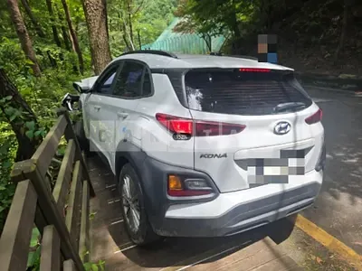 Photo 1 of 17: 2017 Hyundai Kona Gasoline — Korean insurance auction