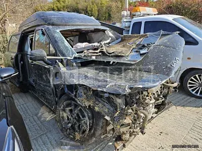 Photo 1 of 40: 2025 Kia Cn Carnival High Limousine, VIN KNANE813BSS497226 — Korean insurance auction