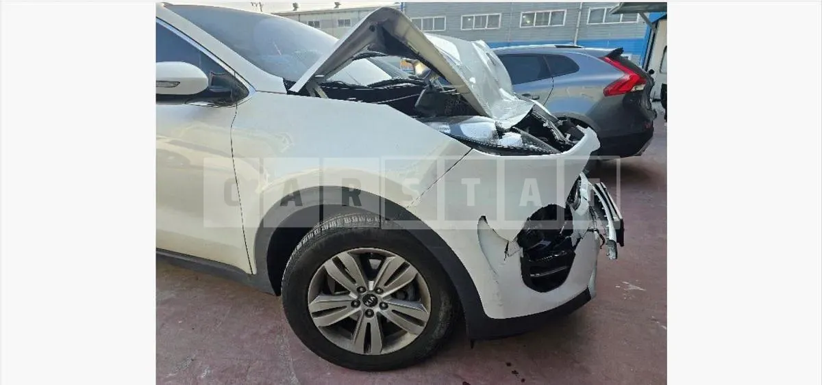 Photo 2 of 10: 2018 Kia Sportage — Korean insurance auction