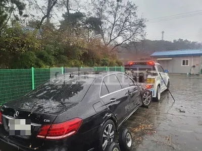 Photo 1 of 2: 2015 Mercedes-Benz E220 CDI, VIN WDDHF0CB2GB205161 — Korean insurance auction