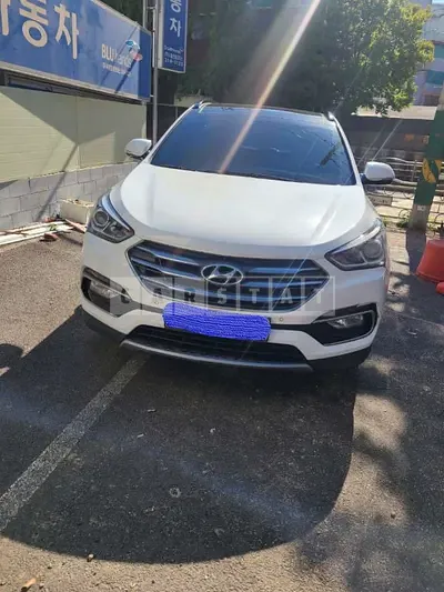 Photo 1 of 19: 2016 Hyundai Santa Fe, VIN KMHSW81UBGU553375 — Korean insurance auction
