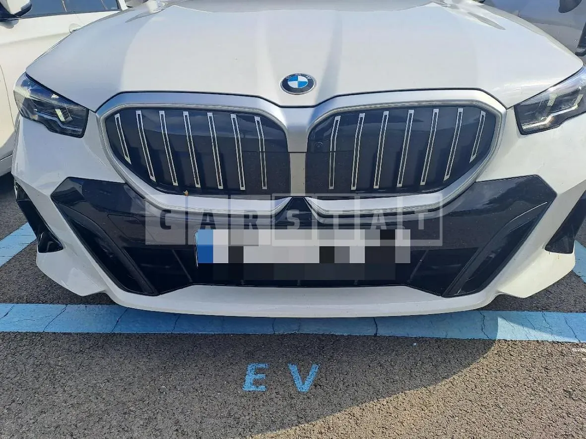 Photo 3 of 3: 2024 BMW (parts) 530i xDrive Wheels — Korean insurance auction