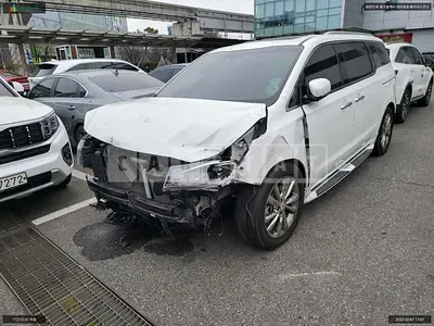 Photo 1 of 11: 2019 Kia Carnival, VIN KNAME81ABKS608963 — Korean insurance auction