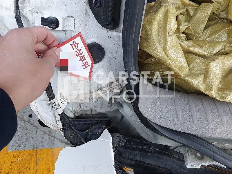 Photo 2 of 15: 2018 Kia Carnival 9-Seater, VIN KNAMC81ABKS470453 — Korean insurance auction